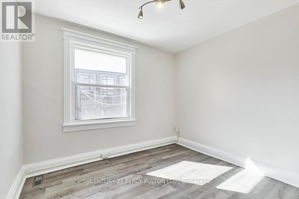 Photo 7 of 471 Shaw Street, Toronto ON