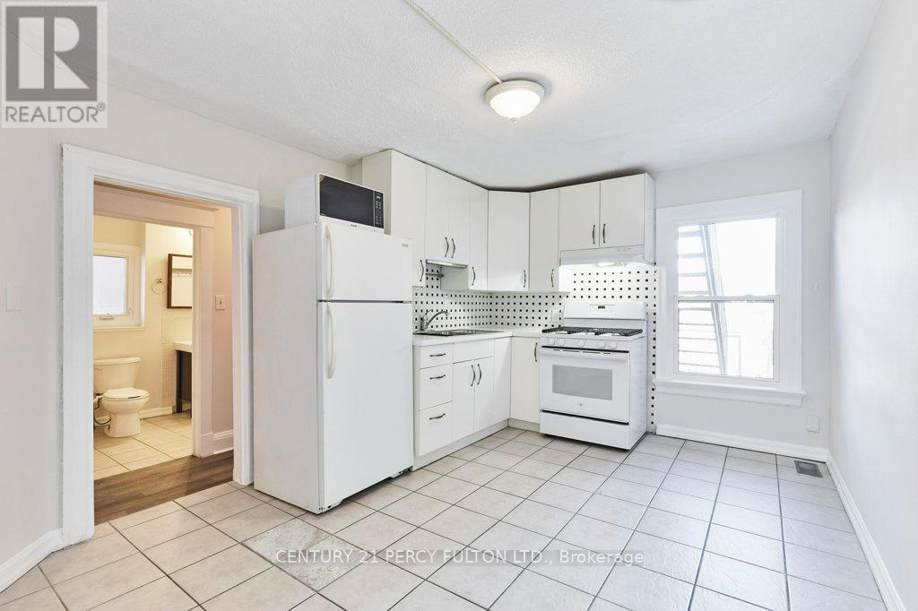 Photo 2 of 471 Shaw Street, Toronto ON