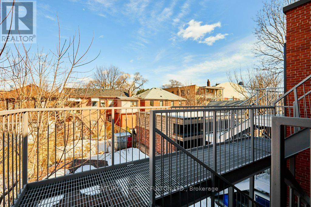 Photo 6 of 471 Shaw Street, Toronto ON