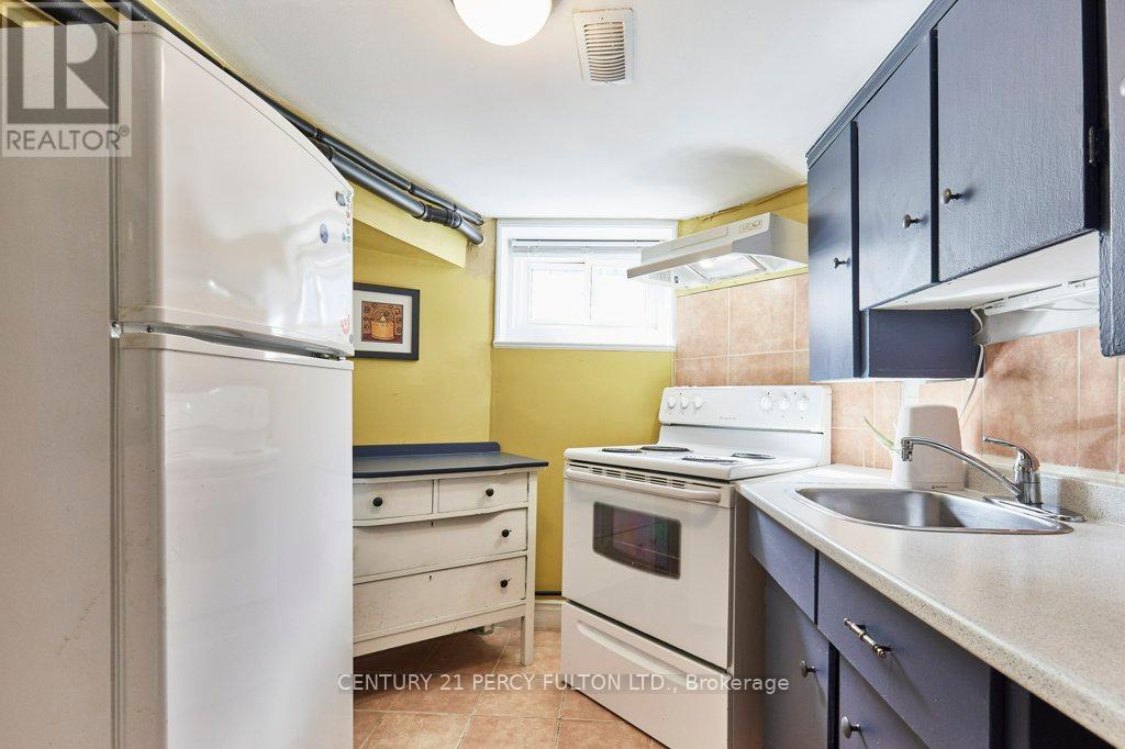 Photo 13 of 471 Shaw Street, Toronto ON
