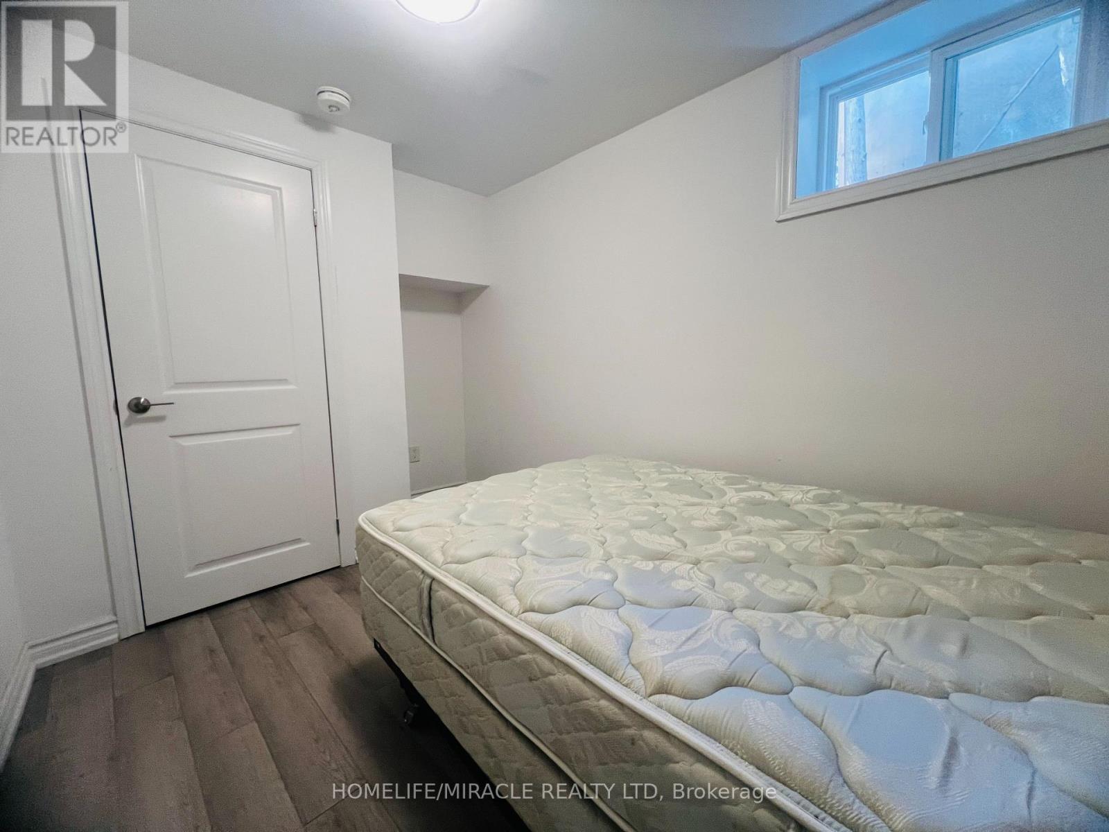 Photo 16 of 42 Marlbank Road, Toronto ON