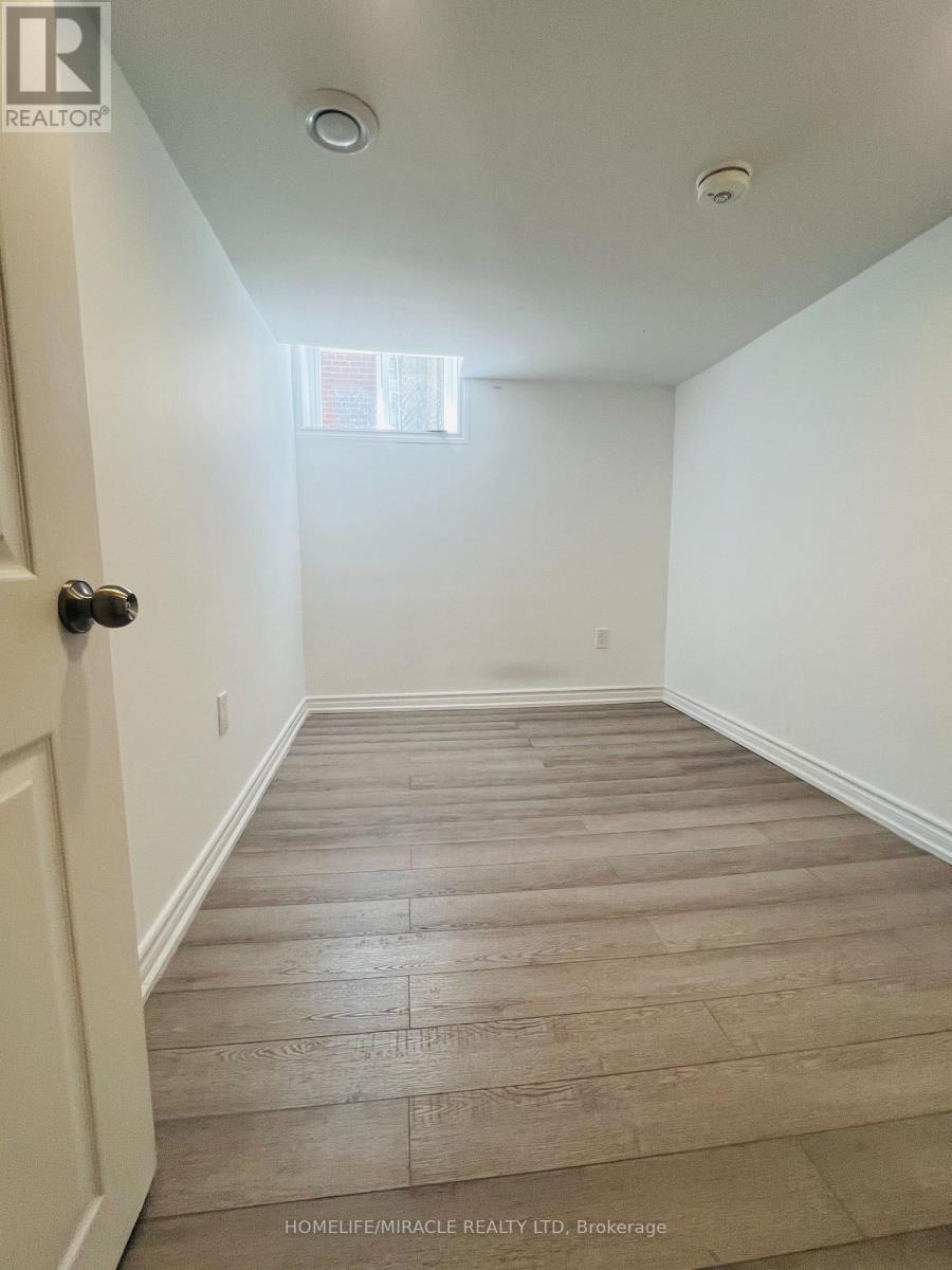 Photo 19 of 42 Marlbank Road, Toronto ON