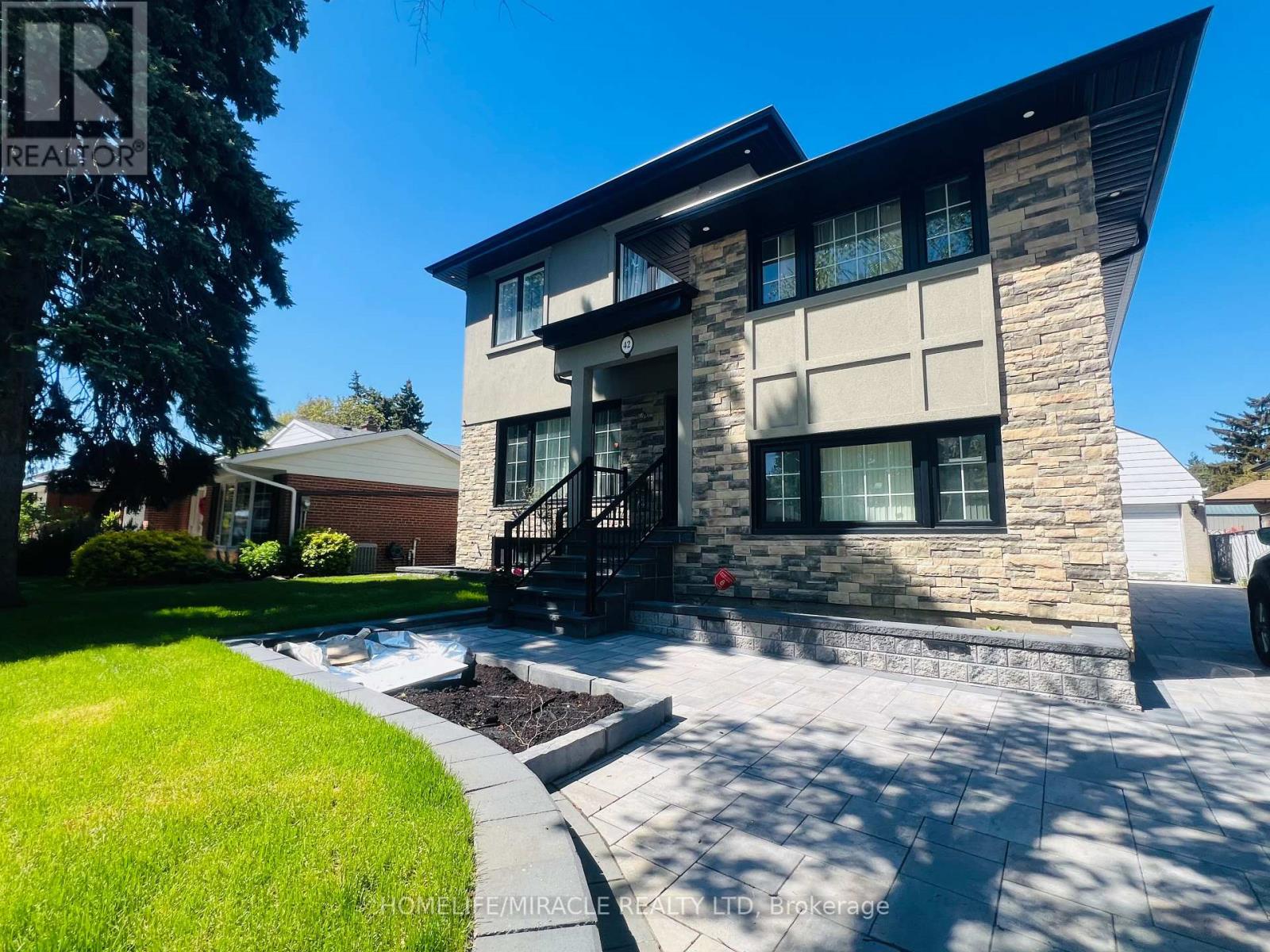 Photo 18 of 42 Marlbank Road, Toronto ON