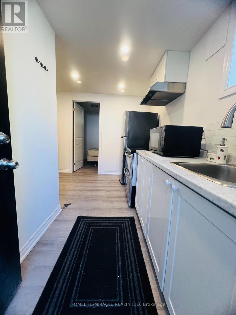 Photo 14 of 42 Marlbank Road, Toronto ON