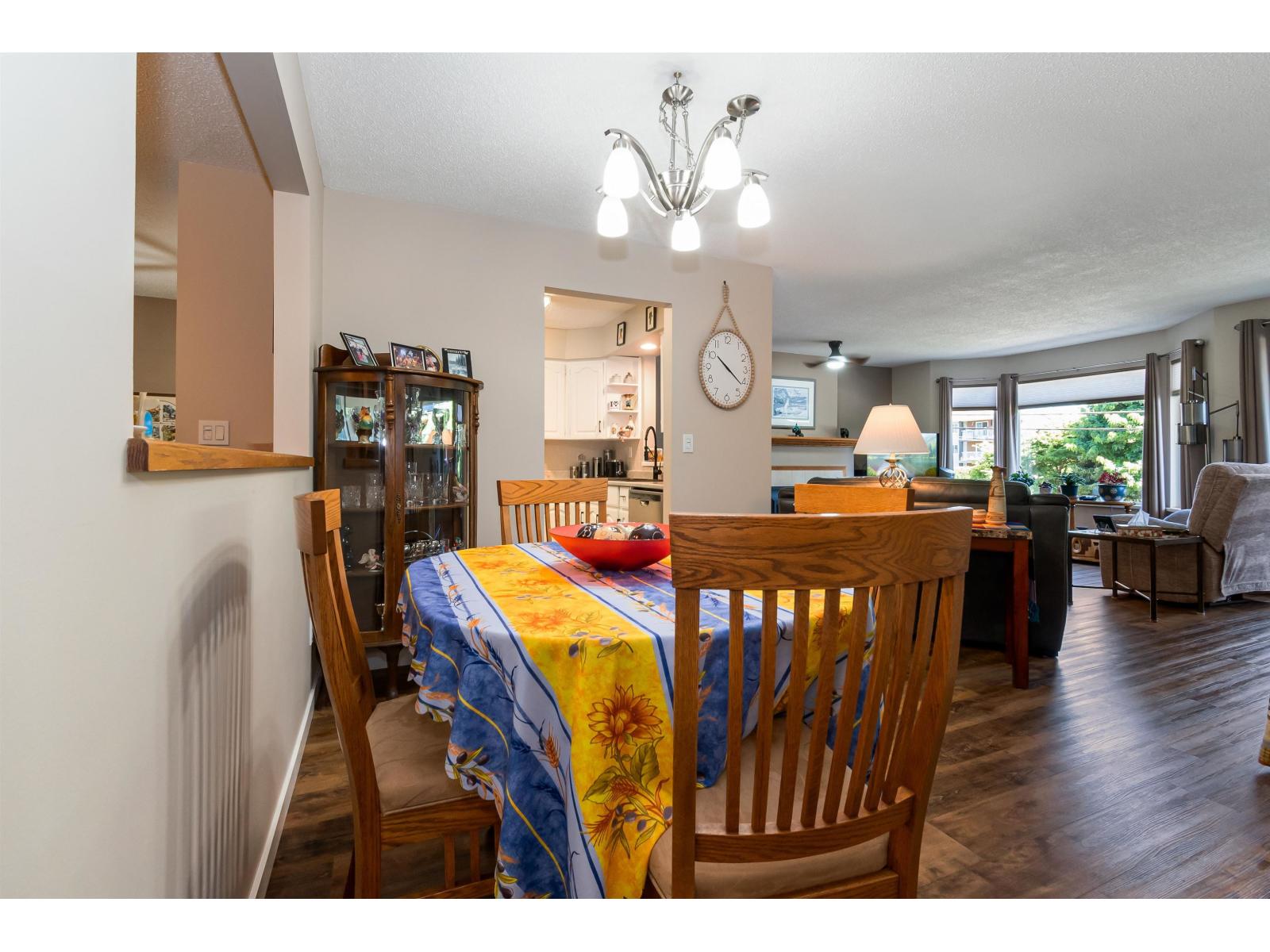 Photo 2 of 102 45604 Brett Avenue Chilliwack Proper West, Chilliwack BC