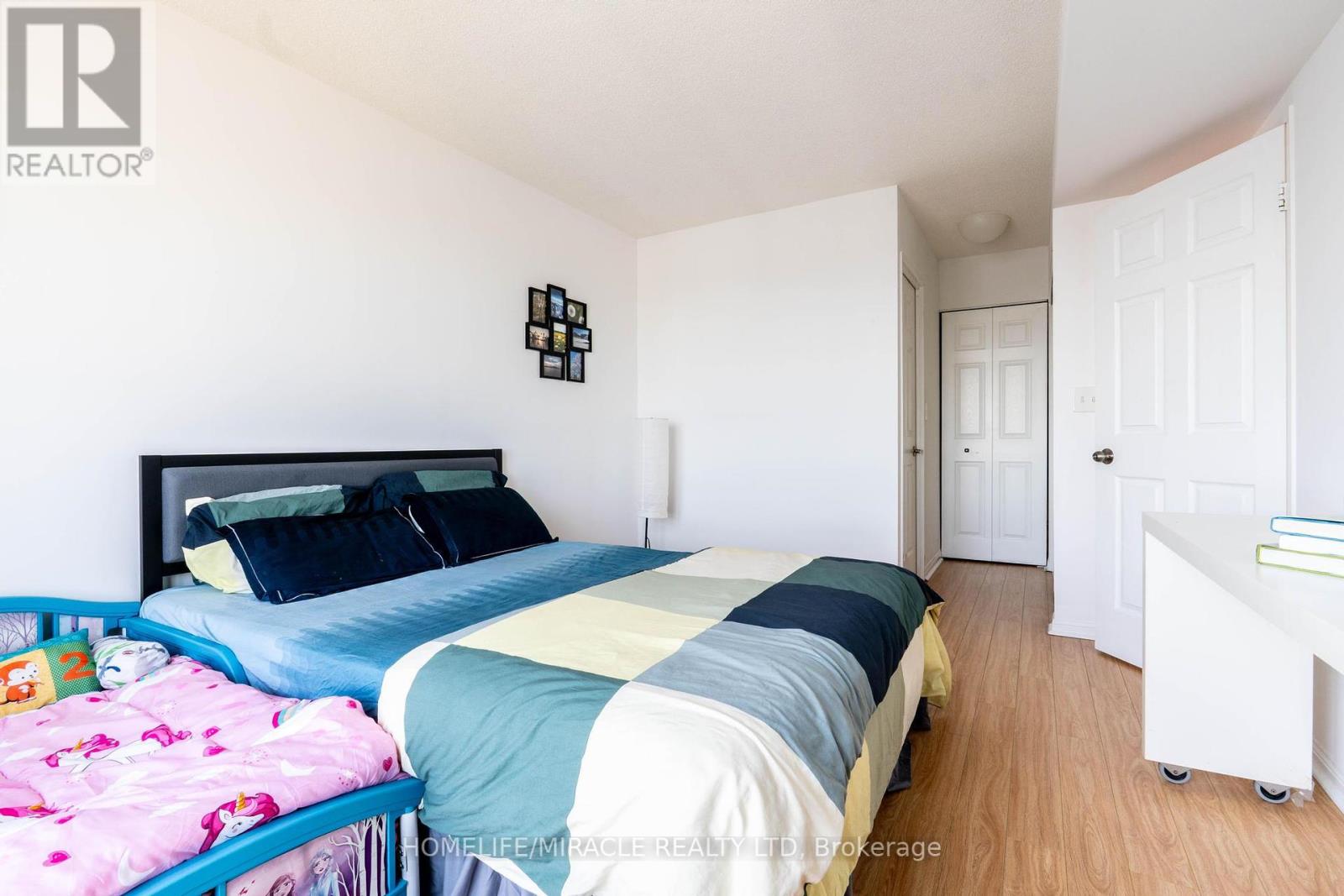 Photo 11 of 1506 1 Lee Centre Drive, Toronto ON