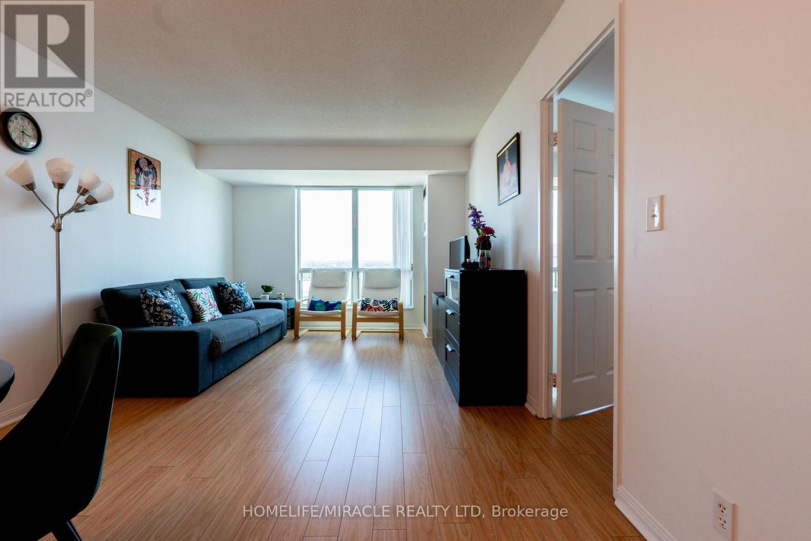 Photo 14 of 1506 1 Lee Centre Drive, Toronto ON