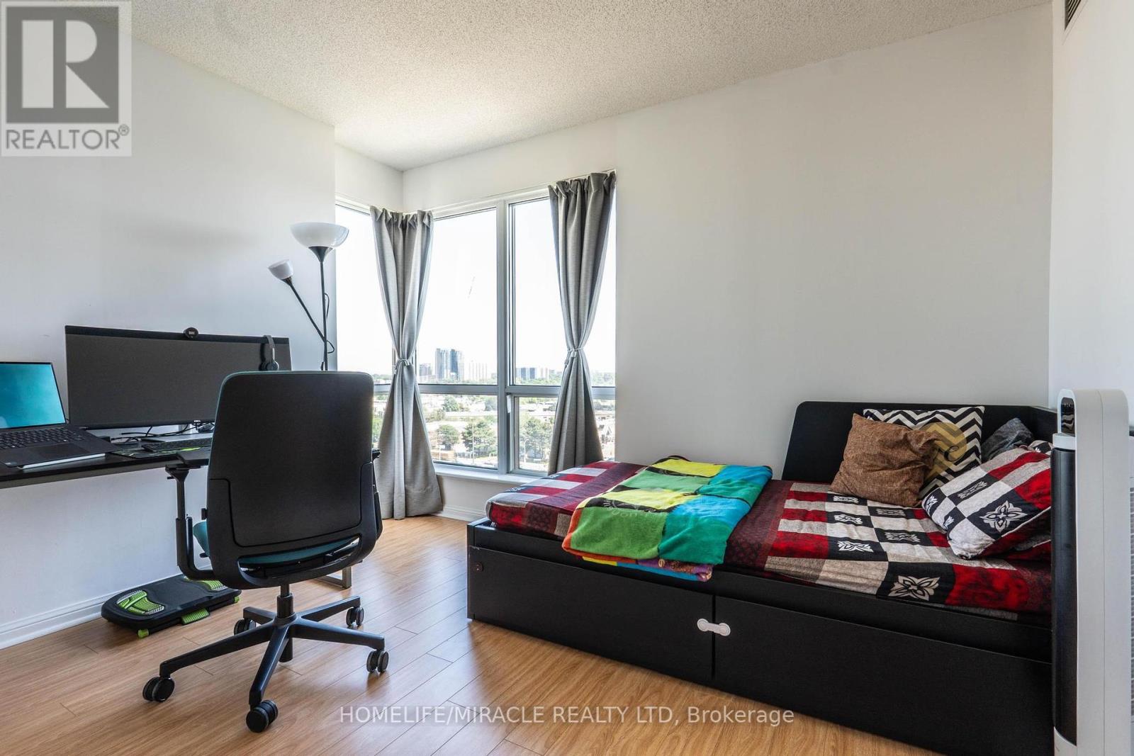 Photo 1 of 1506 1 Lee Centre Drive, Toronto ON
