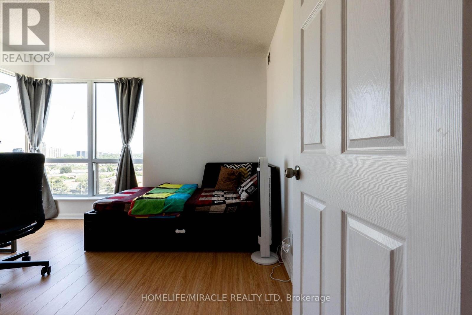 Photo 16 of 1506 1 Lee Centre Drive, Toronto ON