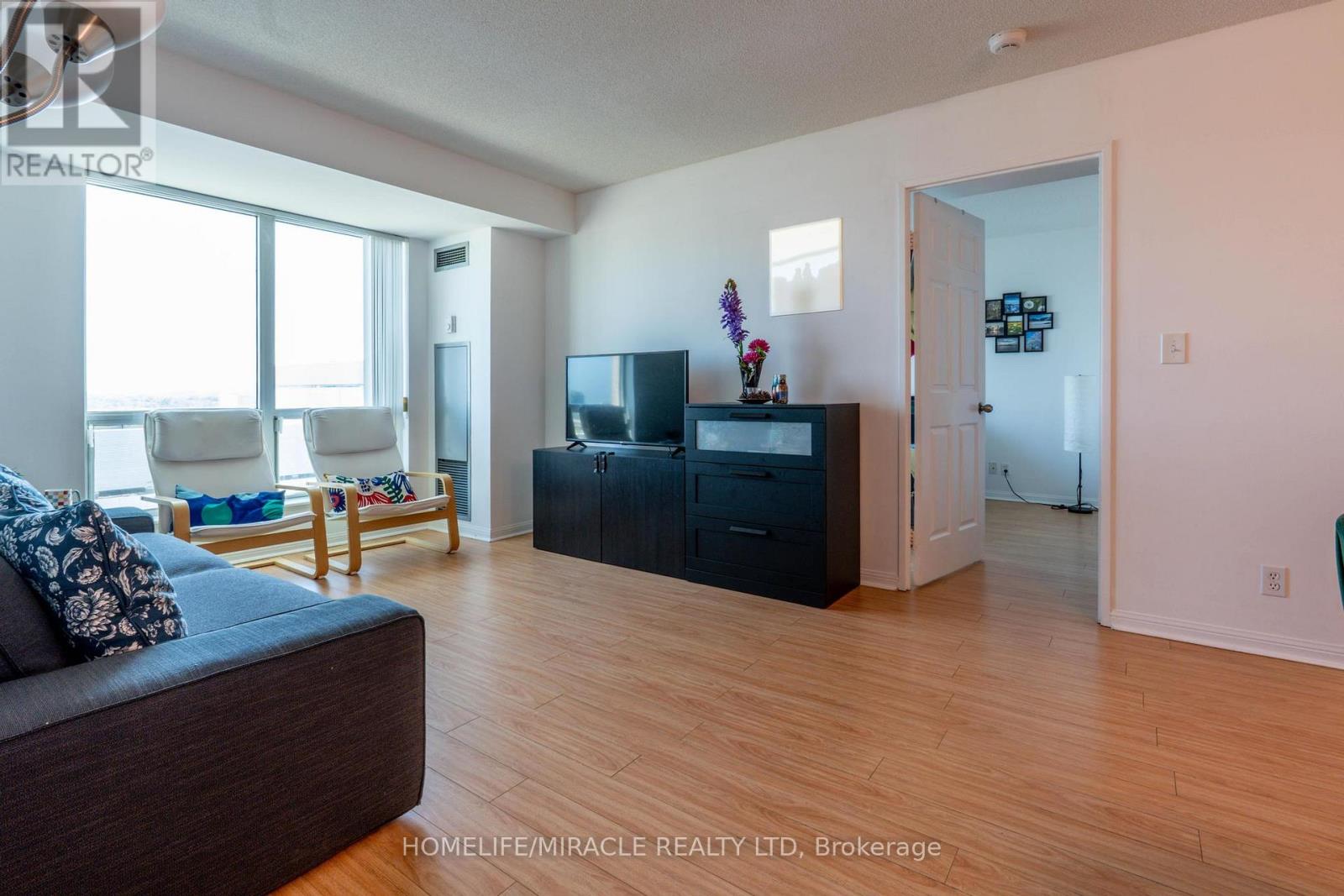 Photo 30 of 1506 1 Lee Centre Drive, Toronto ON