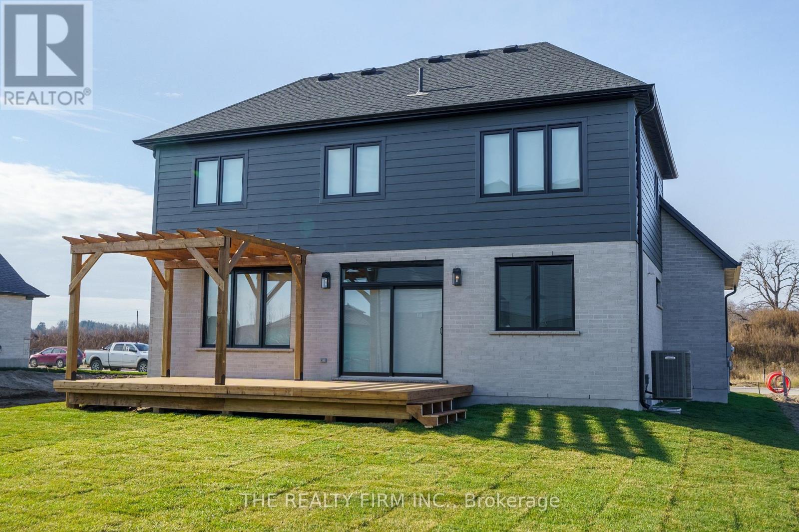Photo 24 of 130 Harvest Lane, Thames Centre ON