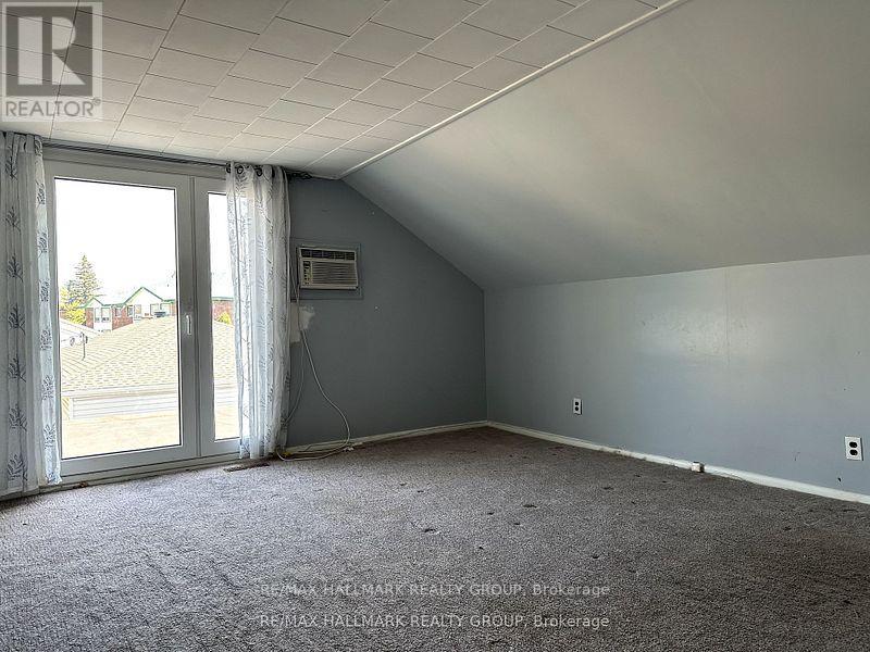 Photo 6 of 103 Wilson Street W, Perth ON