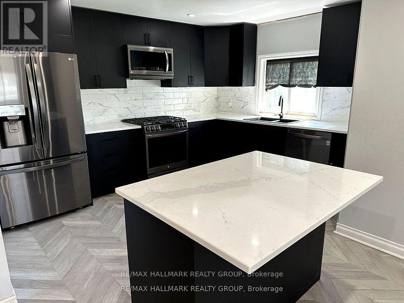 Photo 8 of 103 Wilson Street W, Perth ON