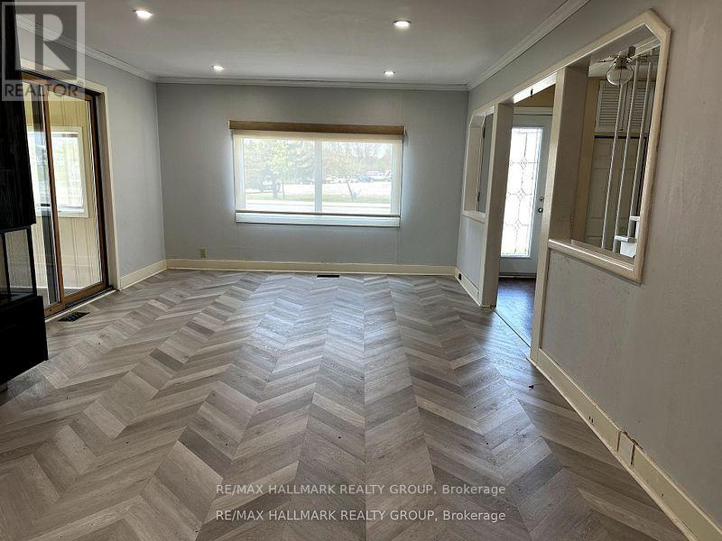 Photo 11 of 103 Wilson Street W, Perth ON