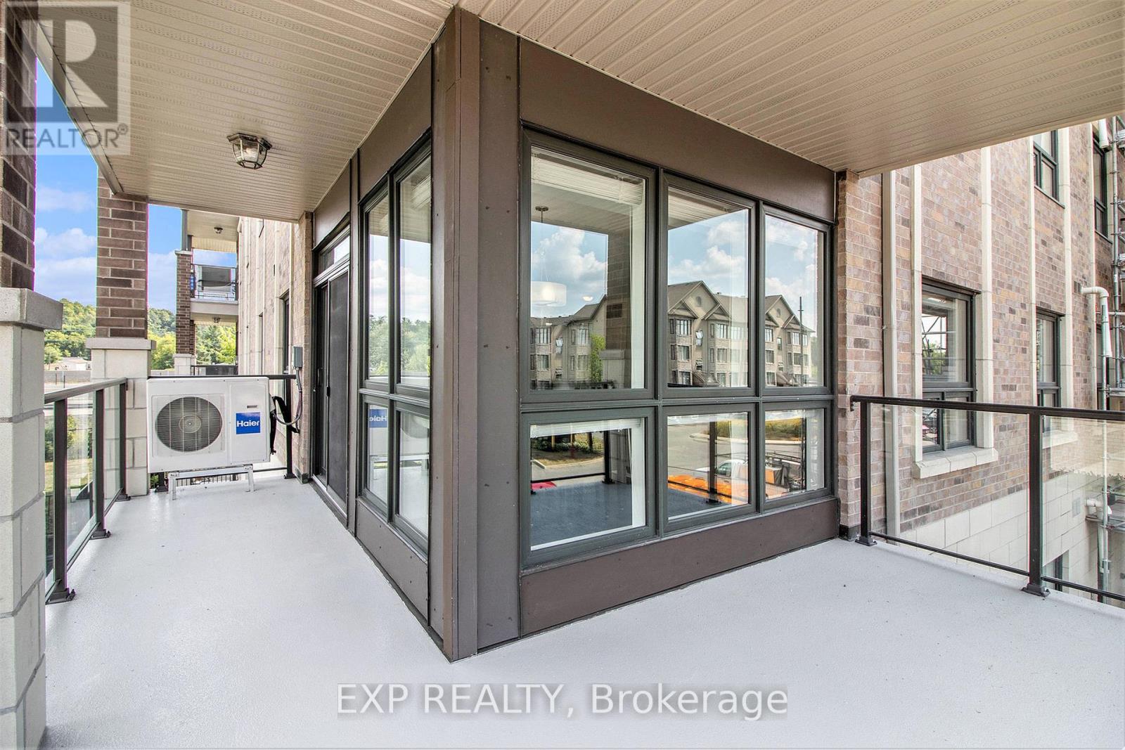 Photo 9 of 202 120 Prestige Circle, Ottawa ON