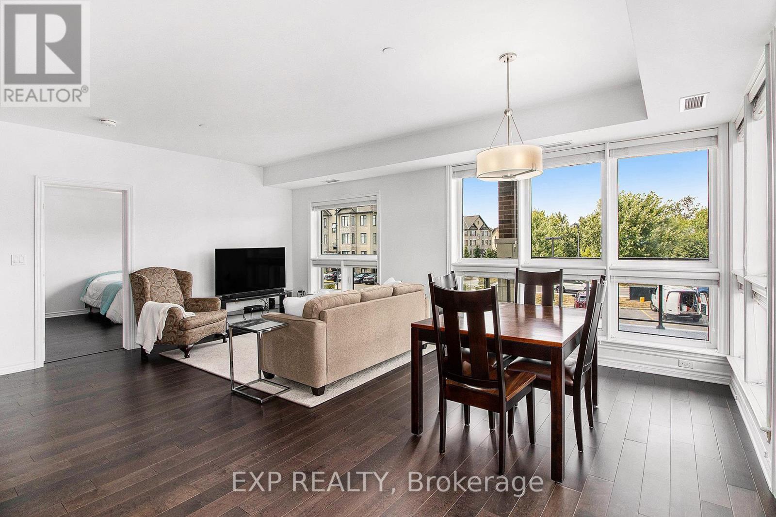 Photo 4 of 202 120 Prestige Circle, Ottawa ON
