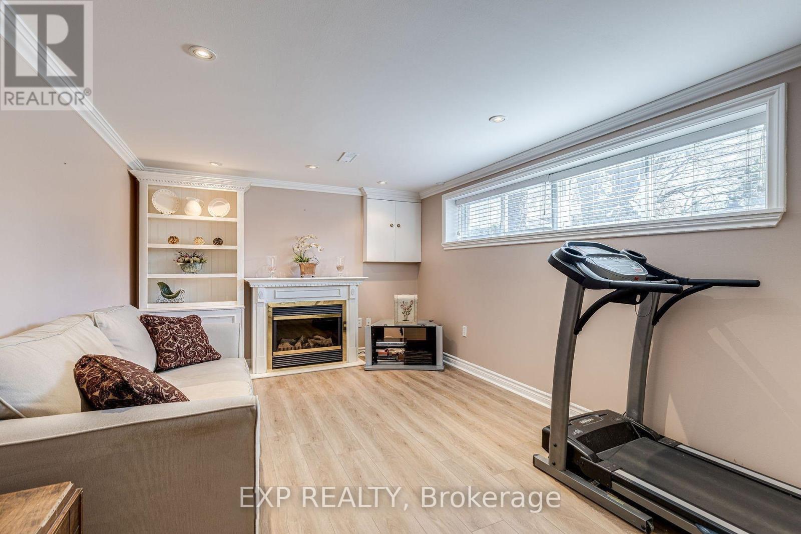 Photo 9 of 149 Altamira Road, Richmond Hill ON