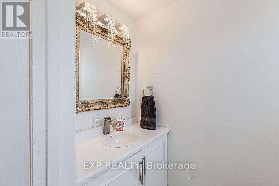 Photo 6 of 149 Altamira Road, Richmond Hill ON