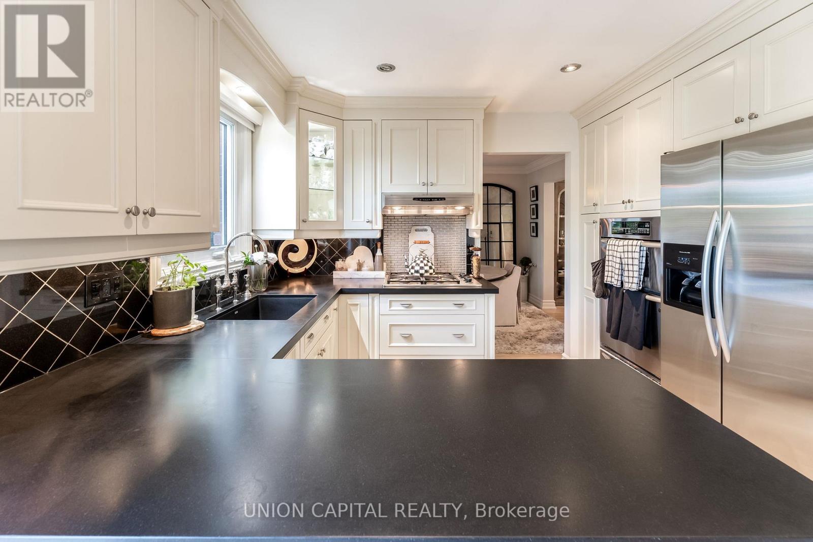 Photo 7 of 123 Imperial Crescent, Bradford West Gwillimbury ON