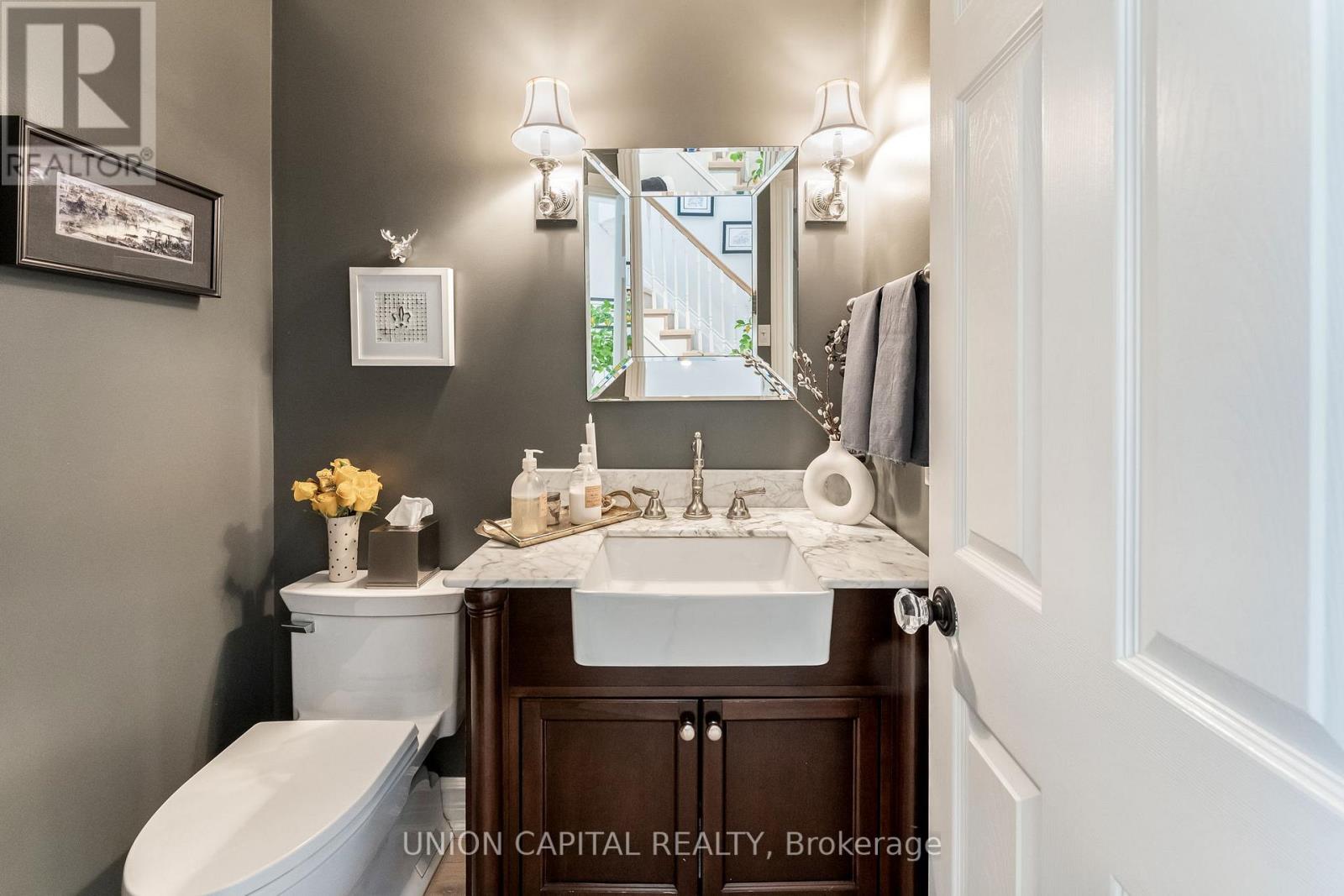 Photo 1 of 123 Imperial Crescent, Bradford West Gwillimbury ON
