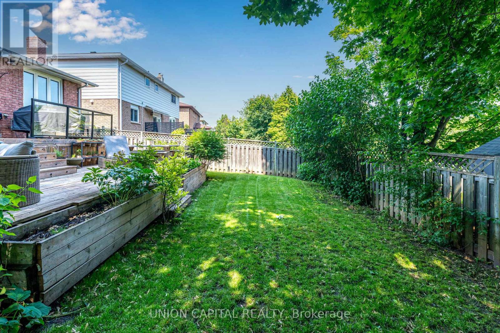 Photo 19 of 123 Imperial Crescent, Bradford West Gwillimbury ON