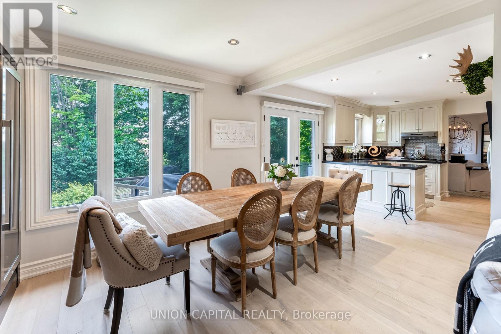 Photo 5 of 123 Imperial Crescent, Bradford West Gwillimbury ON