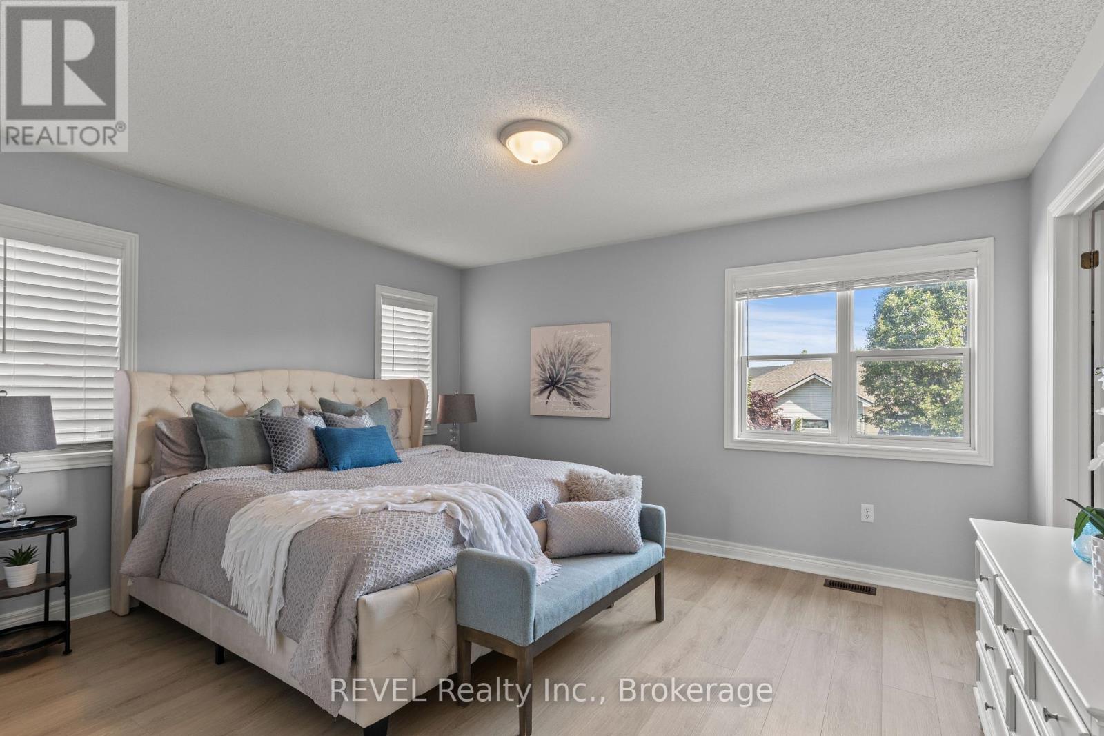 Photo 19 of 33 Haynes Court, Niagaraonthelake ON