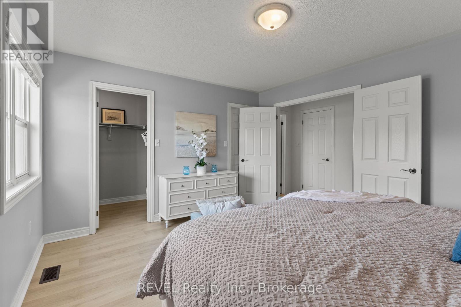 Photo 20 of 33 Haynes Court, Niagaraonthelake ON