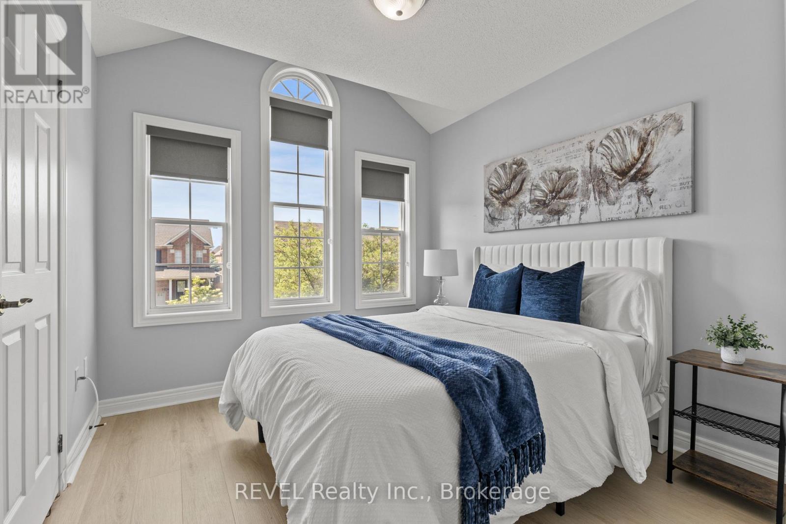 Photo 23 of 33 Haynes Court, Niagaraonthelake ON