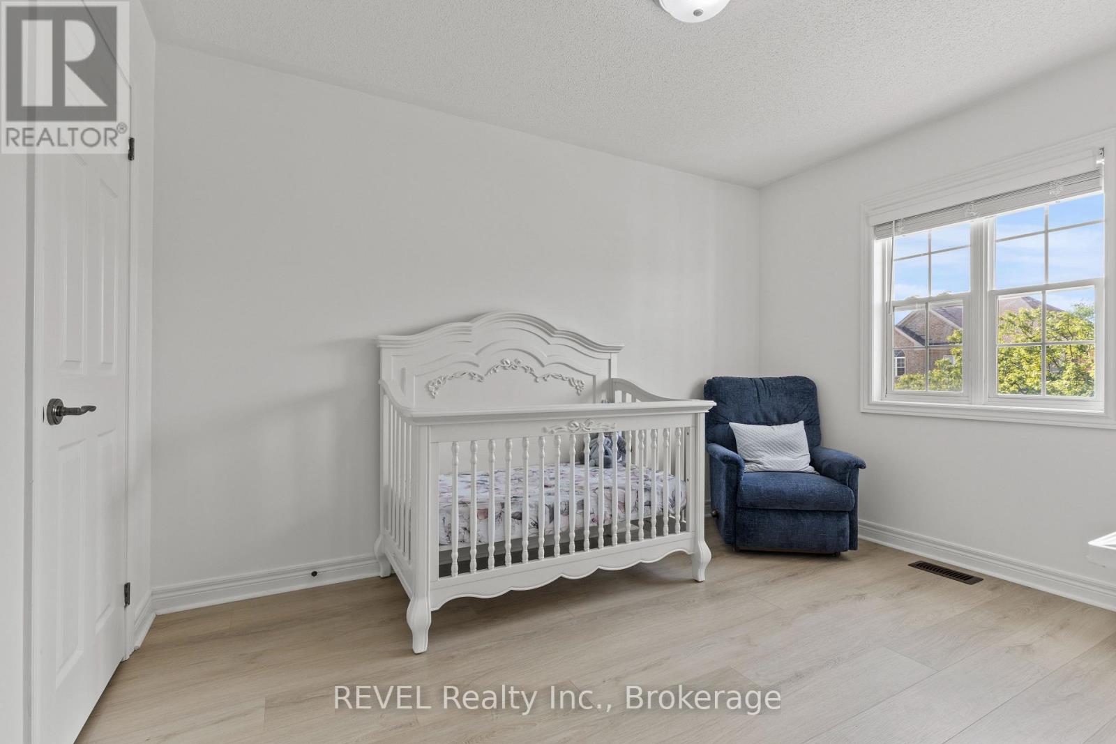 Photo 24 of 33 Haynes Court, Niagaraonthelake ON