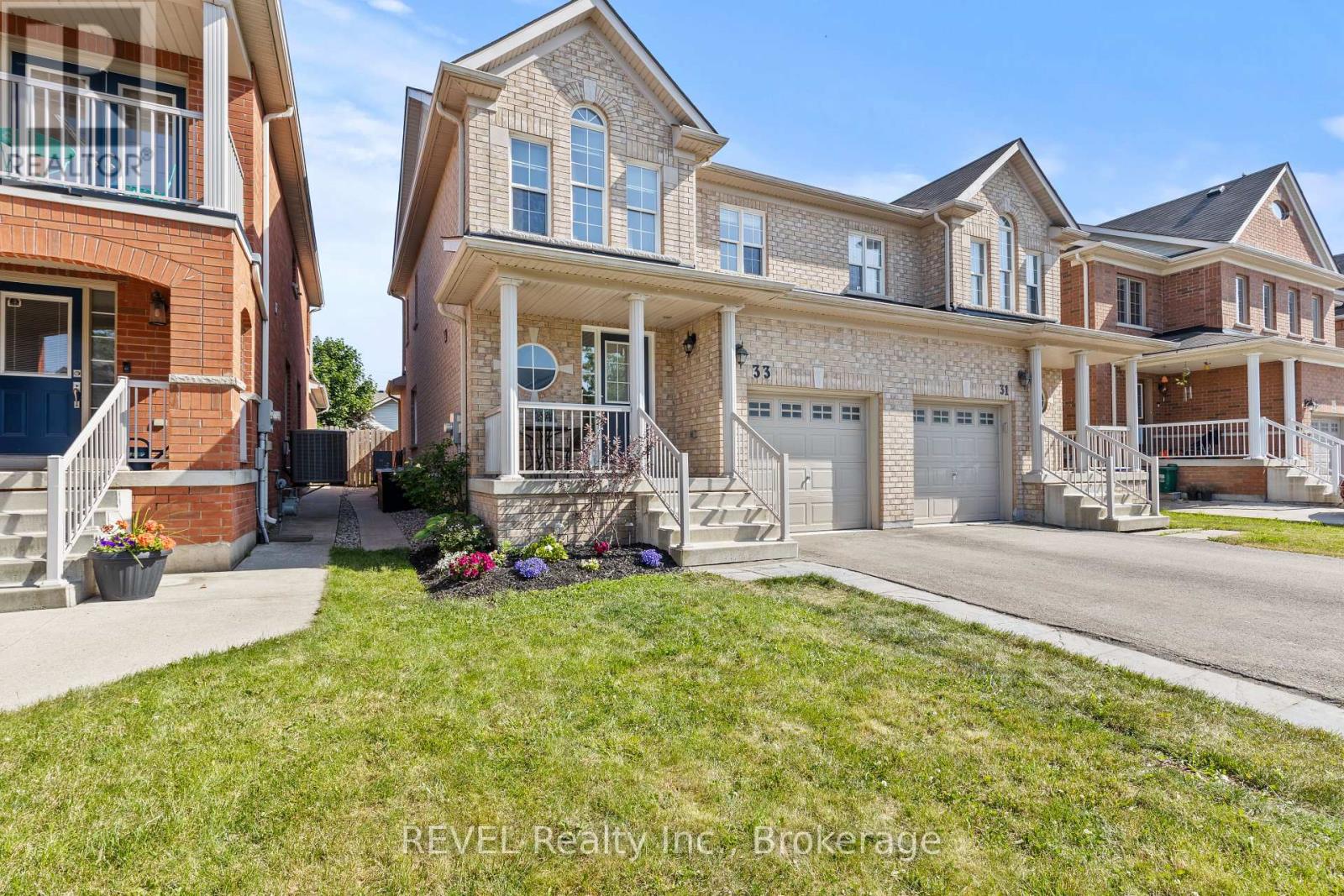 Photo 3 of 33 Haynes Court, Niagaraonthelake ON