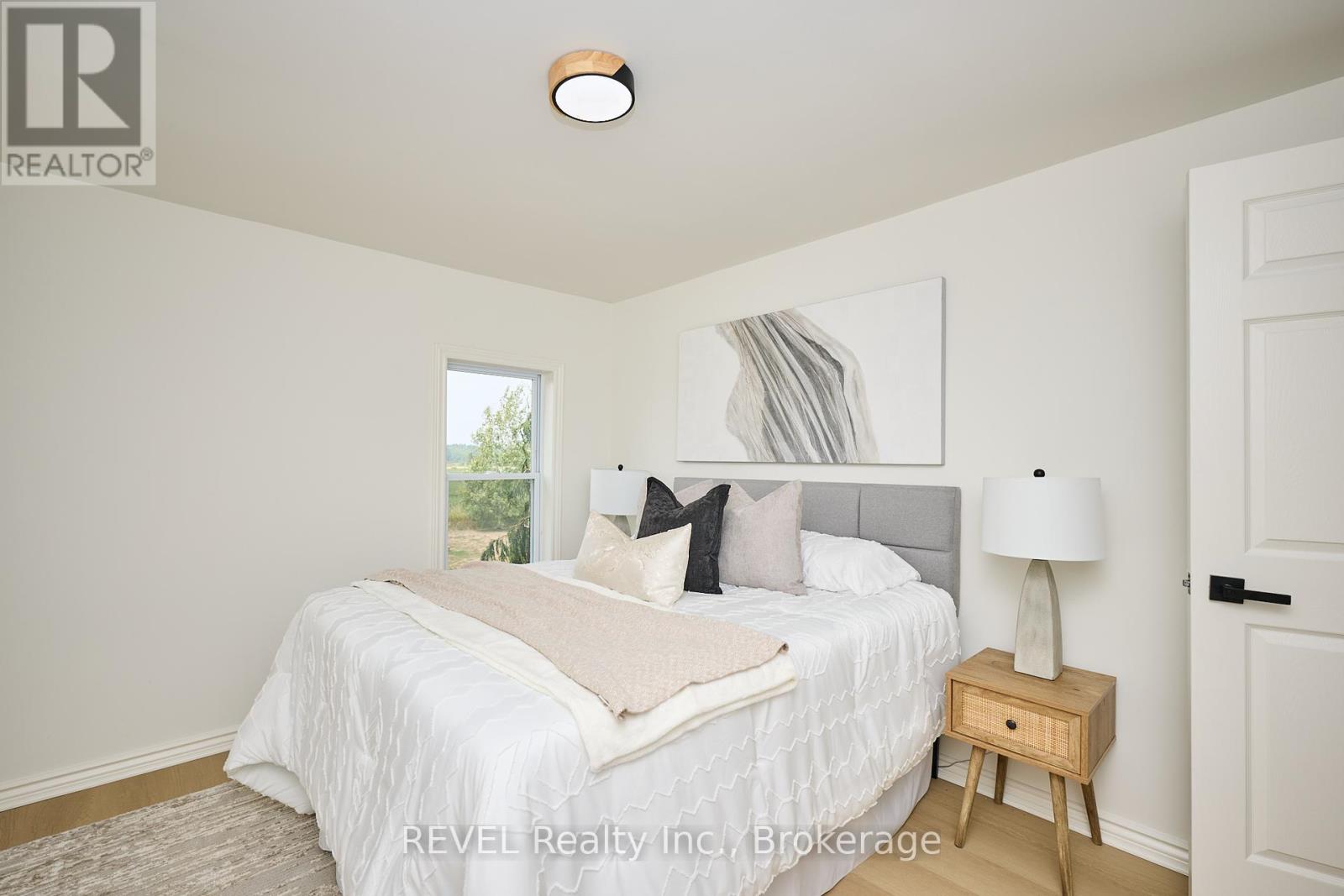 Photo 4 of 13717 Ort Road, Niagara Falls ON