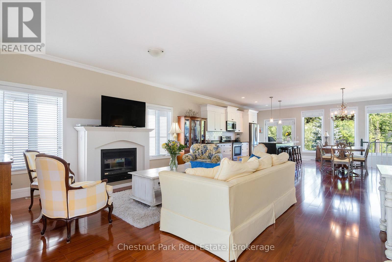 Photo 15 of 77 Findlay Drive, Collingwood ON