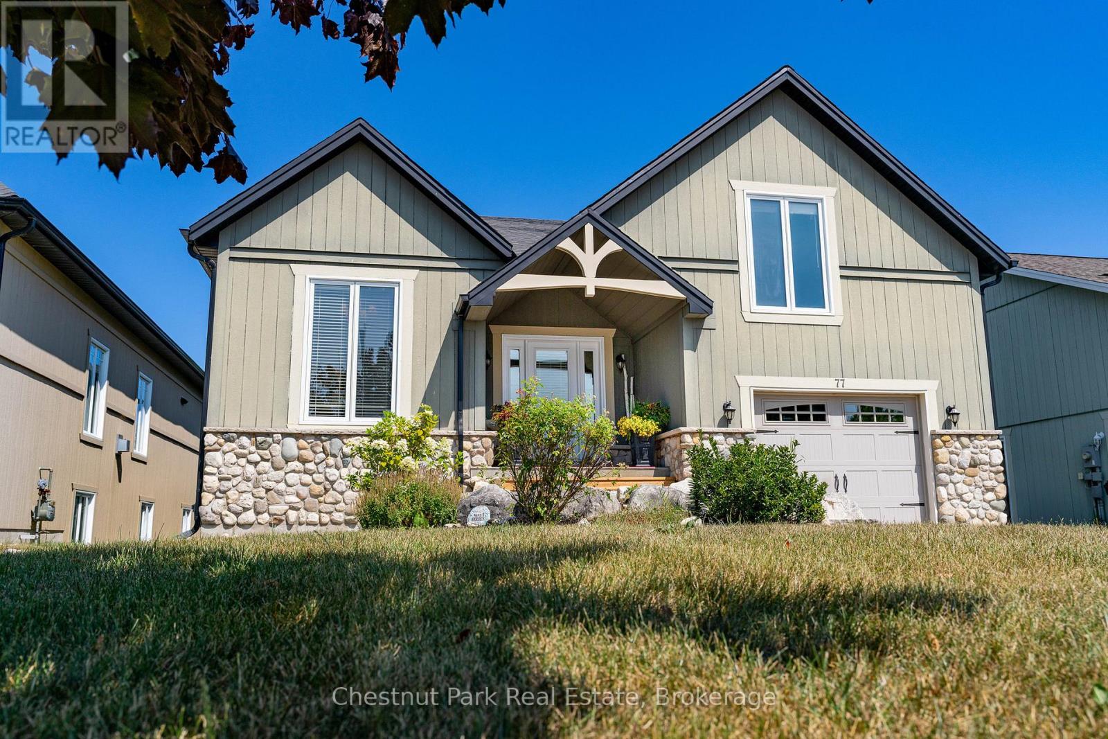 Photo 2 of 77 Findlay Drive, Collingwood ON