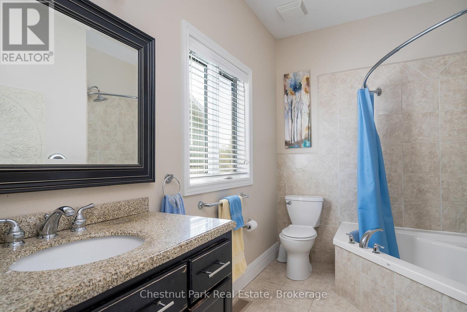 Photo 30 of 77 Findlay Drive, Collingwood ON