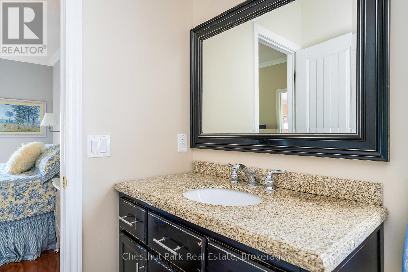 Photo 31 of 77 Findlay Drive, Collingwood ON