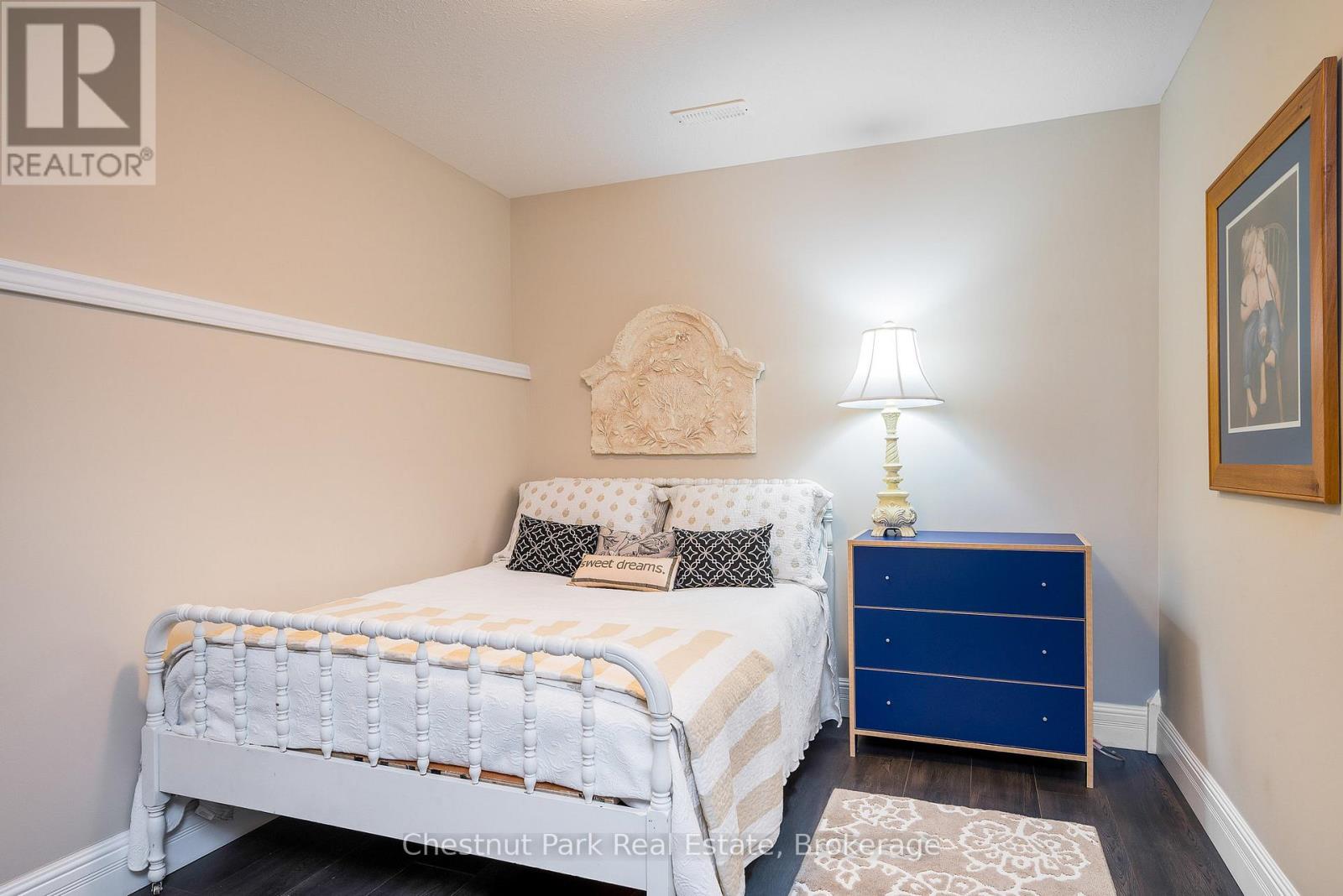 Photo 42 of 77 Findlay Drive, Collingwood ON