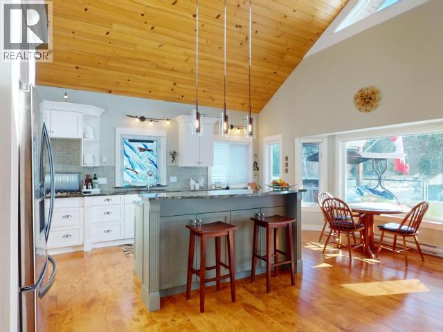 4810 SANDERSON ROAD, Texada Island