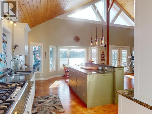 4810 SANDERSON ROAD, Texada Island