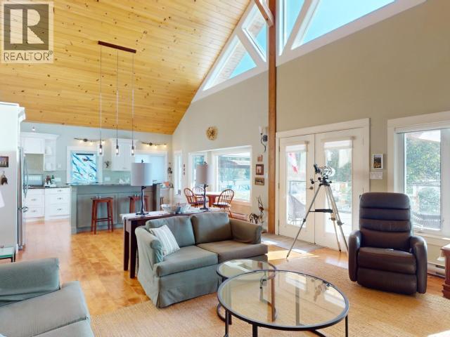 4810 SANDERSON ROAD, Texada Island