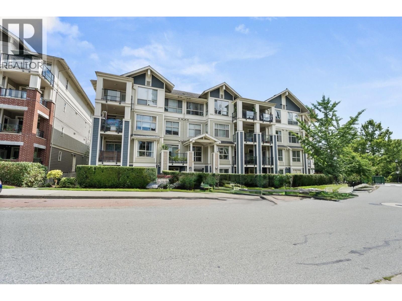 Photo 4 of 408 275 Ross Drive, New Westminster BC
