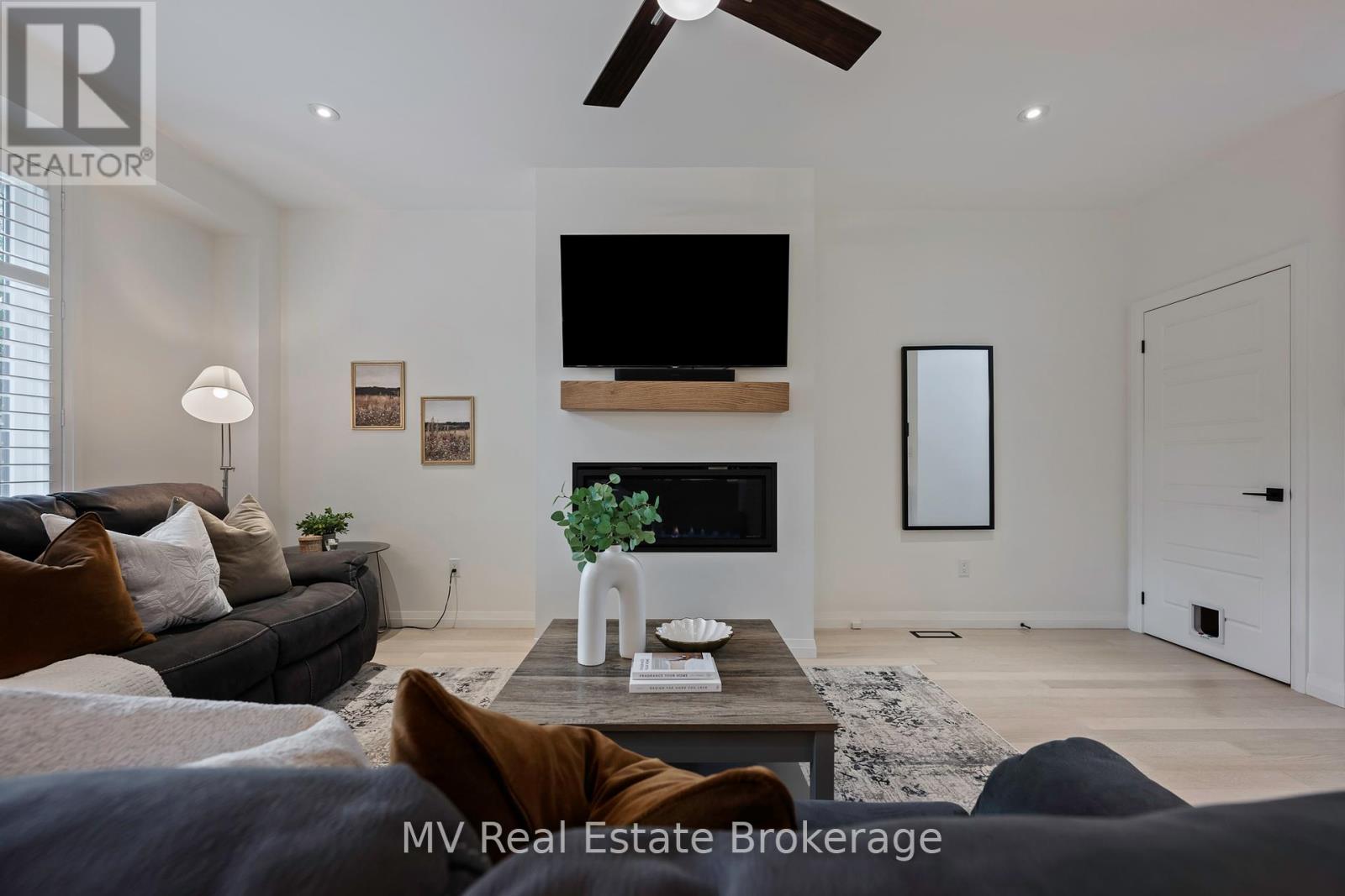 Photo 7 of 34 Creekside Terrace Private, Centre Wellington ON