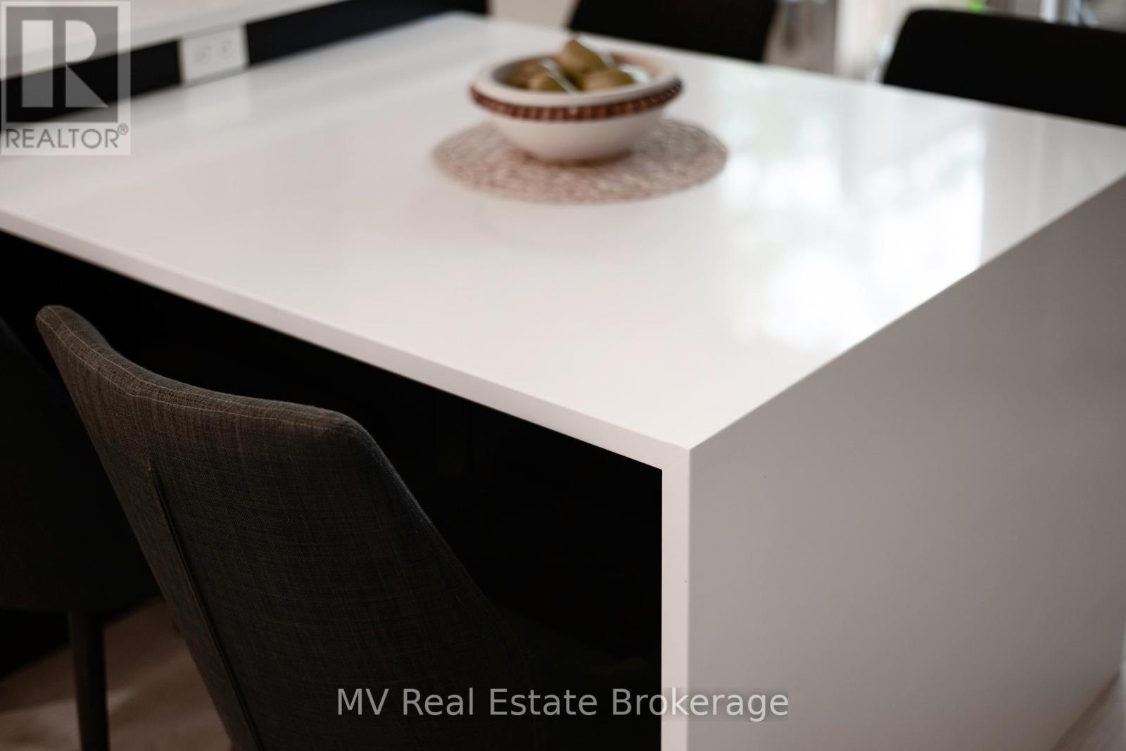 Photo 10 of 34 Creekside Terrace Private, Centre Wellington ON
