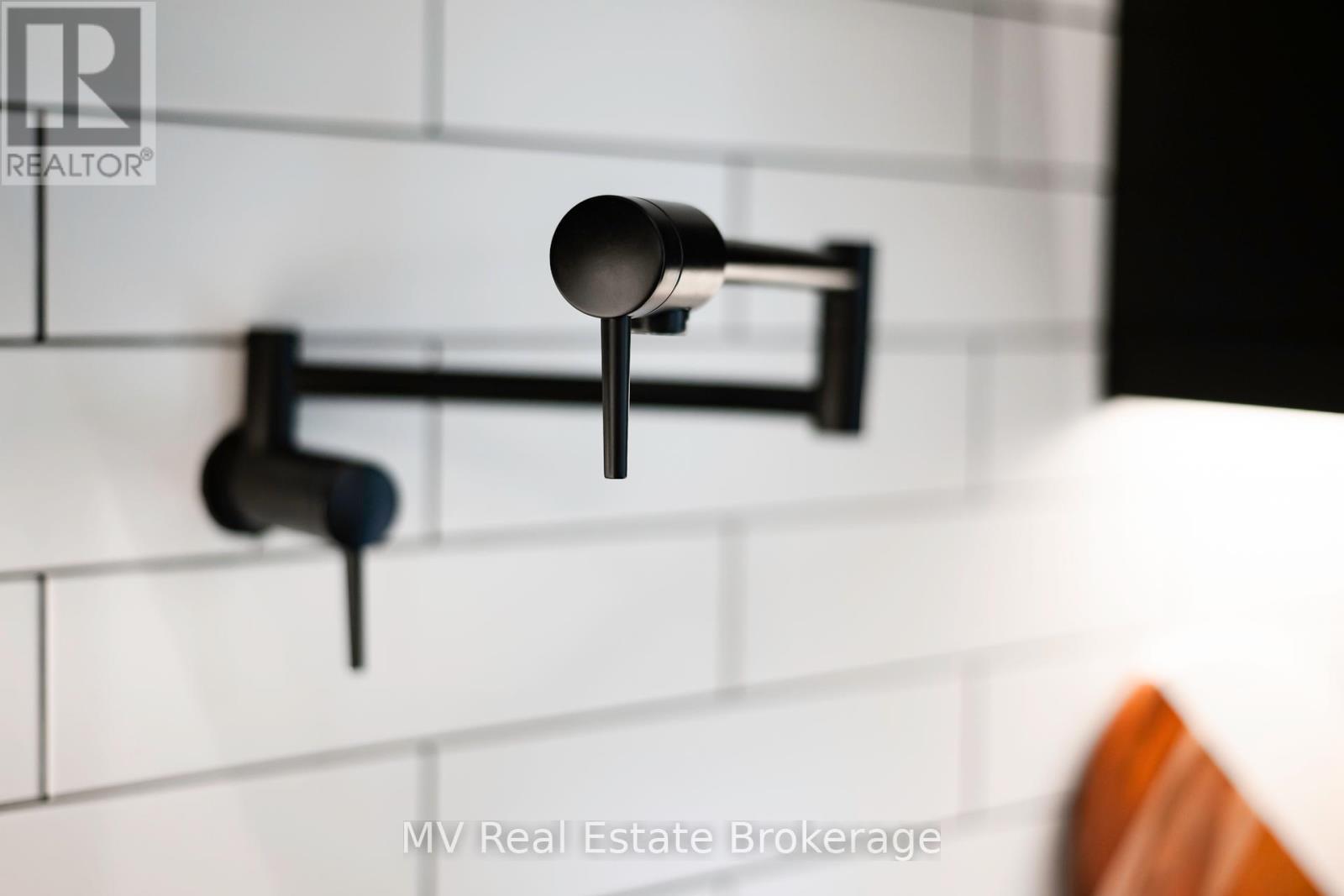 Photo 4 of 34 Creekside Terrace Private, Centre Wellington ON
