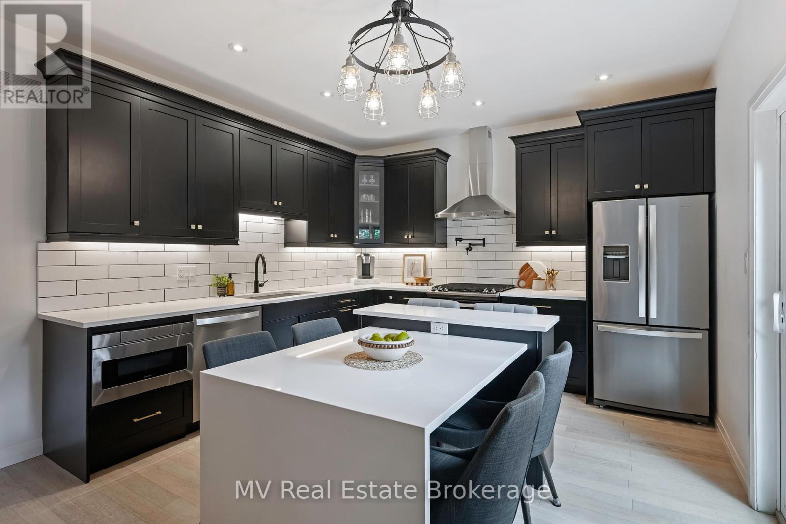 Photo 8 of 34 Creekside Terrace Private, Centre Wellington ON