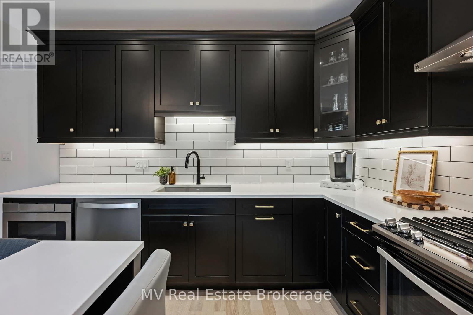 Photo 36 of 34 Creekside Terrace Private, Centre Wellington ON