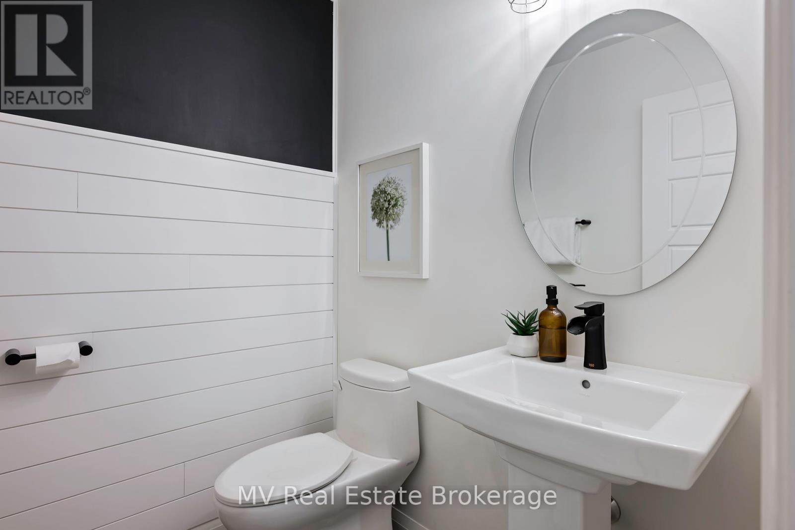 Photo 23 of 34 Creekside Terrace Private, Centre Wellington ON