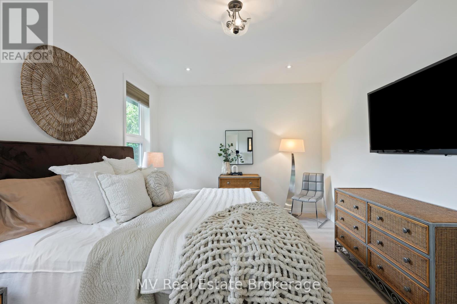 Photo 21 of 34 Creekside Terrace Private, Centre Wellington ON