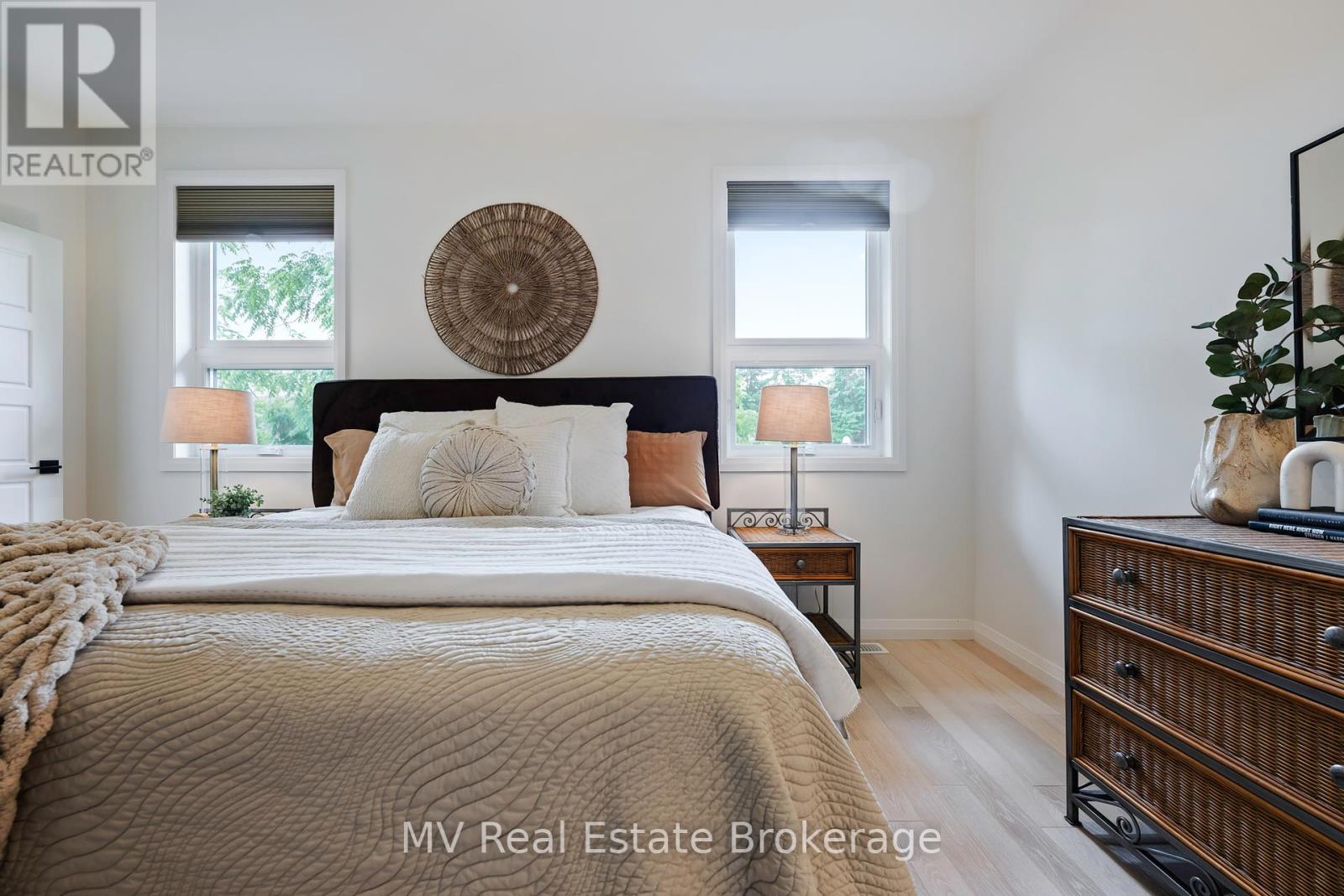 Photo 15 of 34 Creekside Terrace Private, Centre Wellington ON