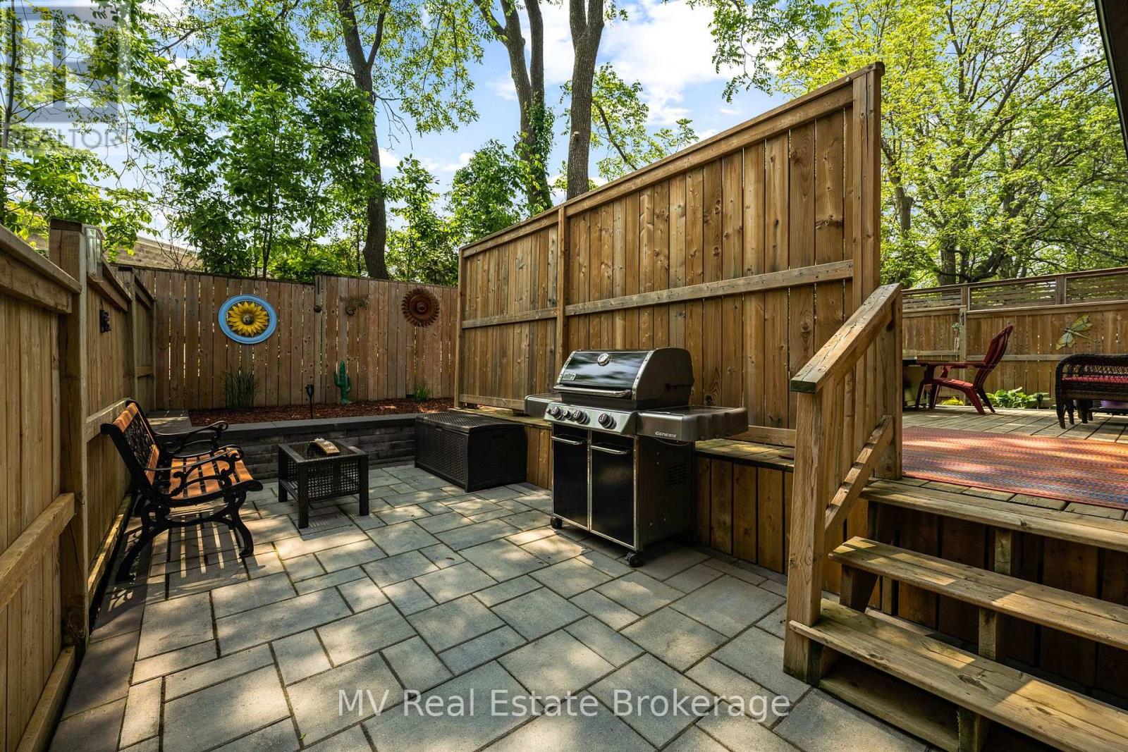 Photo 2 of 34 Creekside Terrace Private, Centre Wellington ON